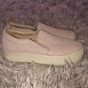 Marc Fisher pink print slip ons